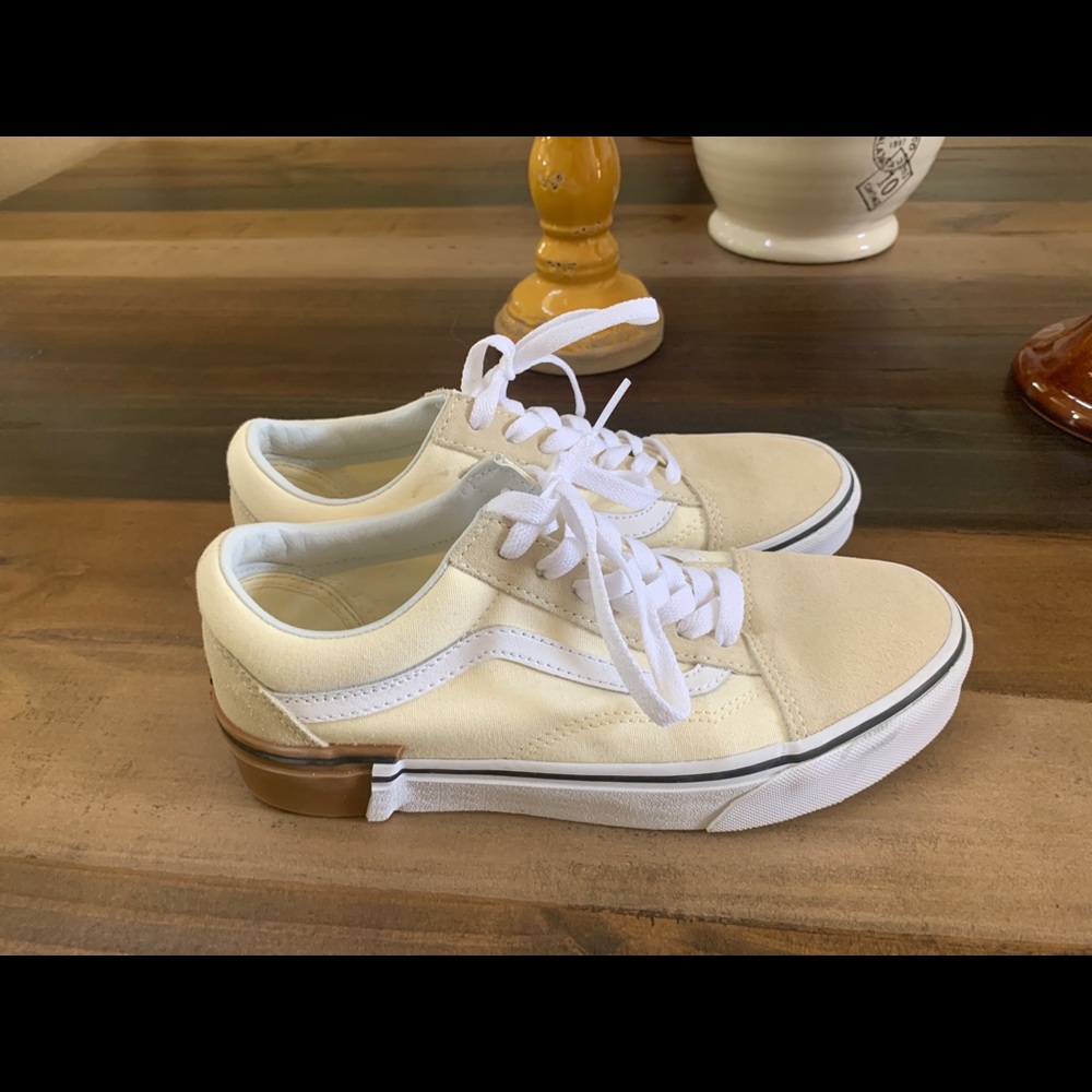 New worn once size 7.